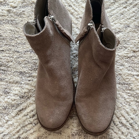 Dolce Vida tan boots - Picture 1 of 4